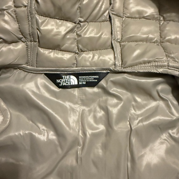 Women's The North Face TNF Thermoball Eco Silver Gray Parka Puffer Jacket Sz M - Picture 6 of 8